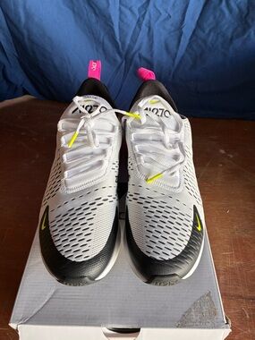Nike air max’s 270